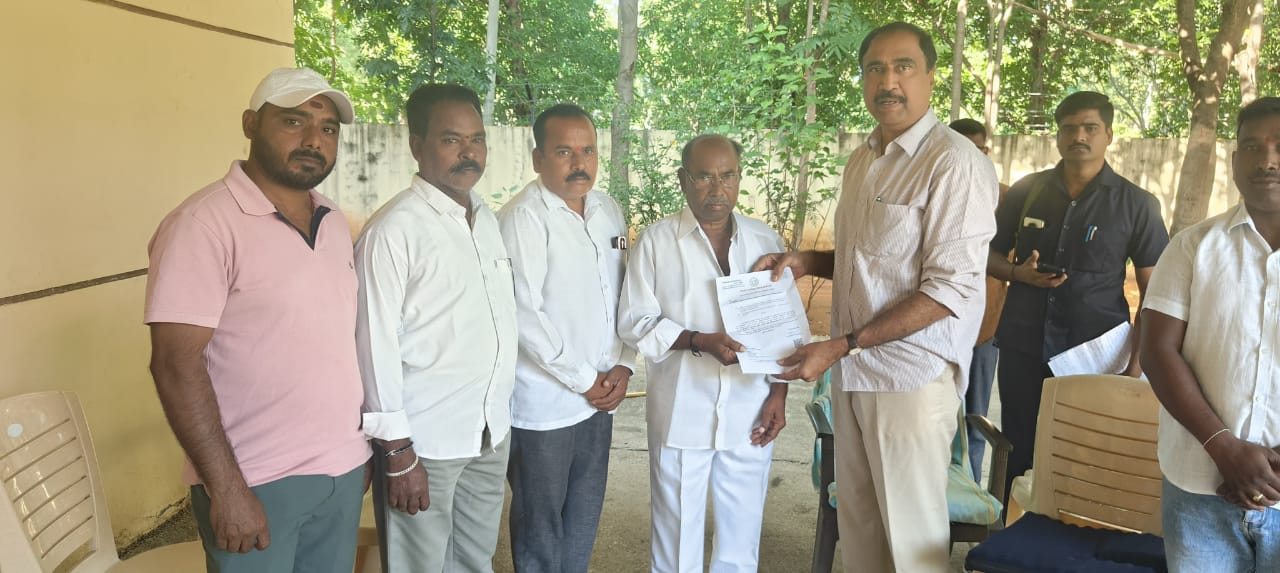 మోకాలి శస్త్ర చికిత్సకు1 లక్ష 50 వేల LOC అందజేసిన జగిత్యాల ఎమ్మెల్యే డా సంజయ్