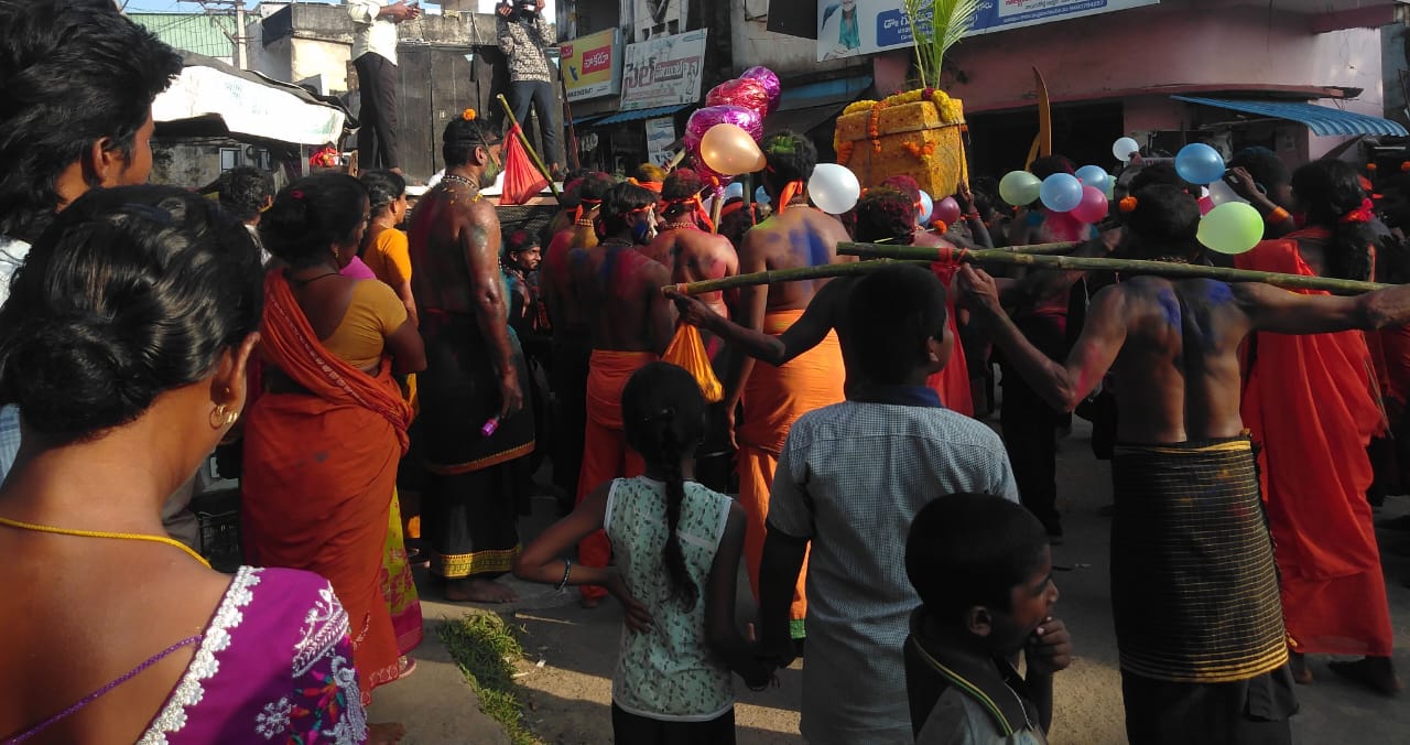 హోరెత్తించిన అయ్యప్ప భక్తి గీతాలు