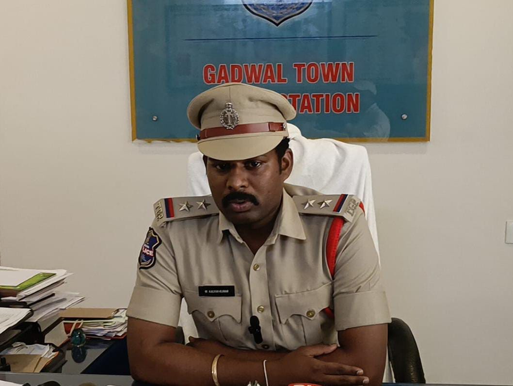 చైన్ స్నాచింగ్ కేసులో ఇద్దరు నిందితులు అరెస్టు