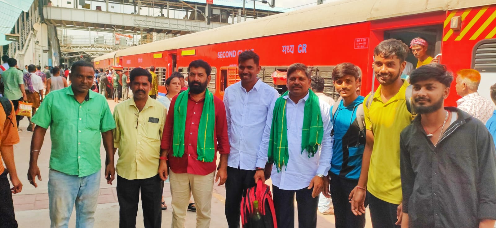 చలో హైదరాబాద్. మేదో మదన సదస్సు బయలుదేరిన ఖమ్మం జిల్లా కమిటీ