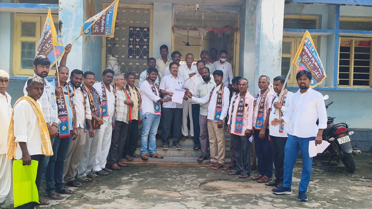 42% బీసీ రిజర్వేషన్స్ పార్లమెంట్లో చట్టం చేసి నైన్త్ షెడ్యూల్ చేర్చి రక్షణ కల్పించాలి