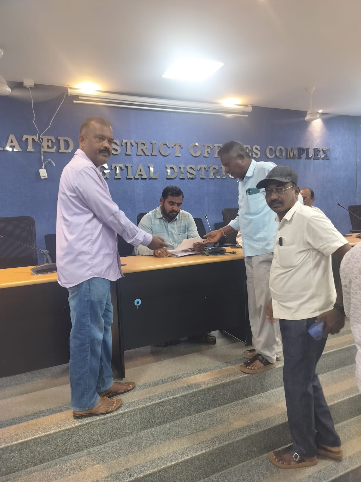 కిష్టంపేటకు బస్సు పునరుద్దరించాలని వినతి