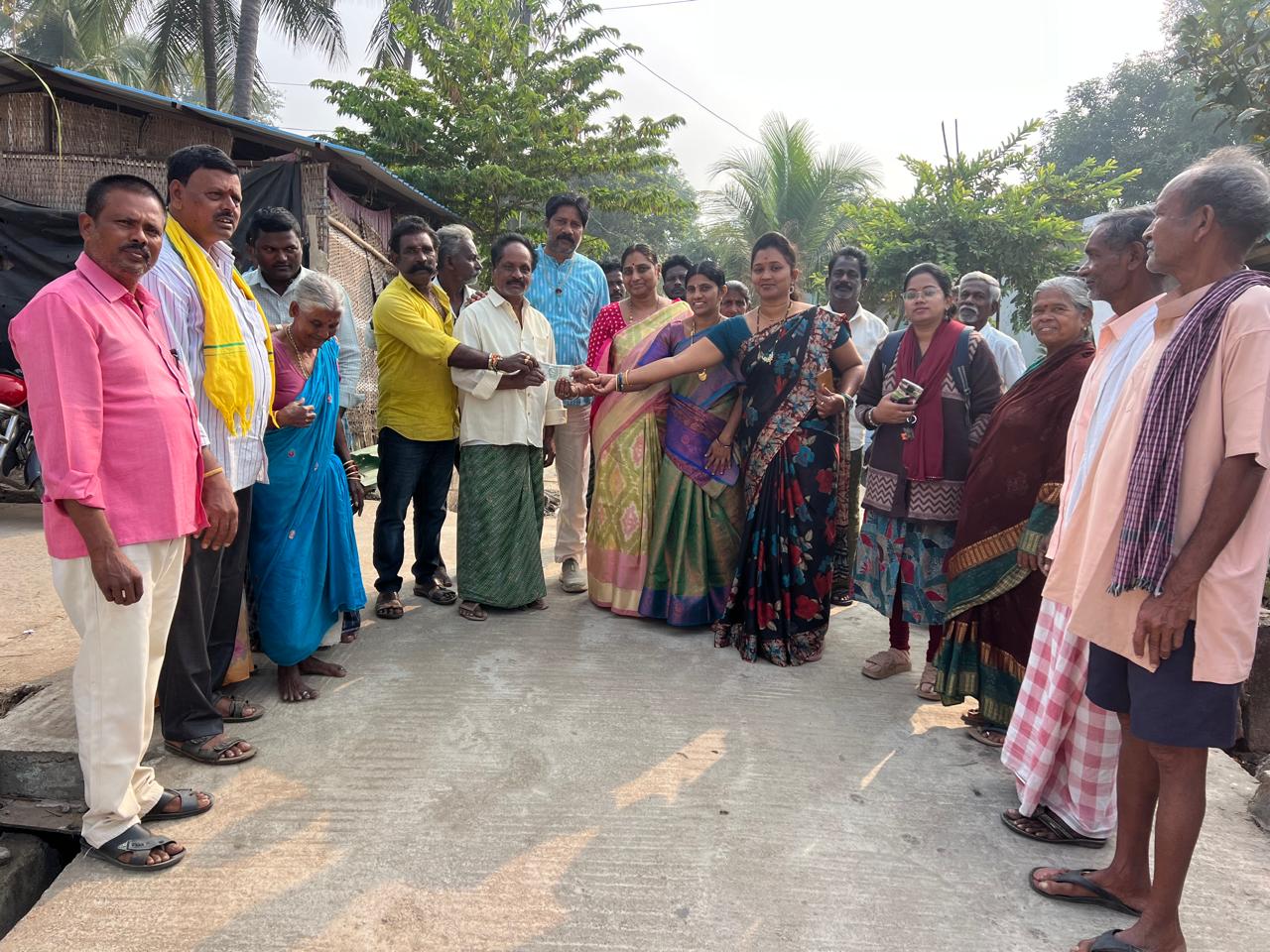 వృద్ధులకు ఆసరాగా పెన్షన్లు