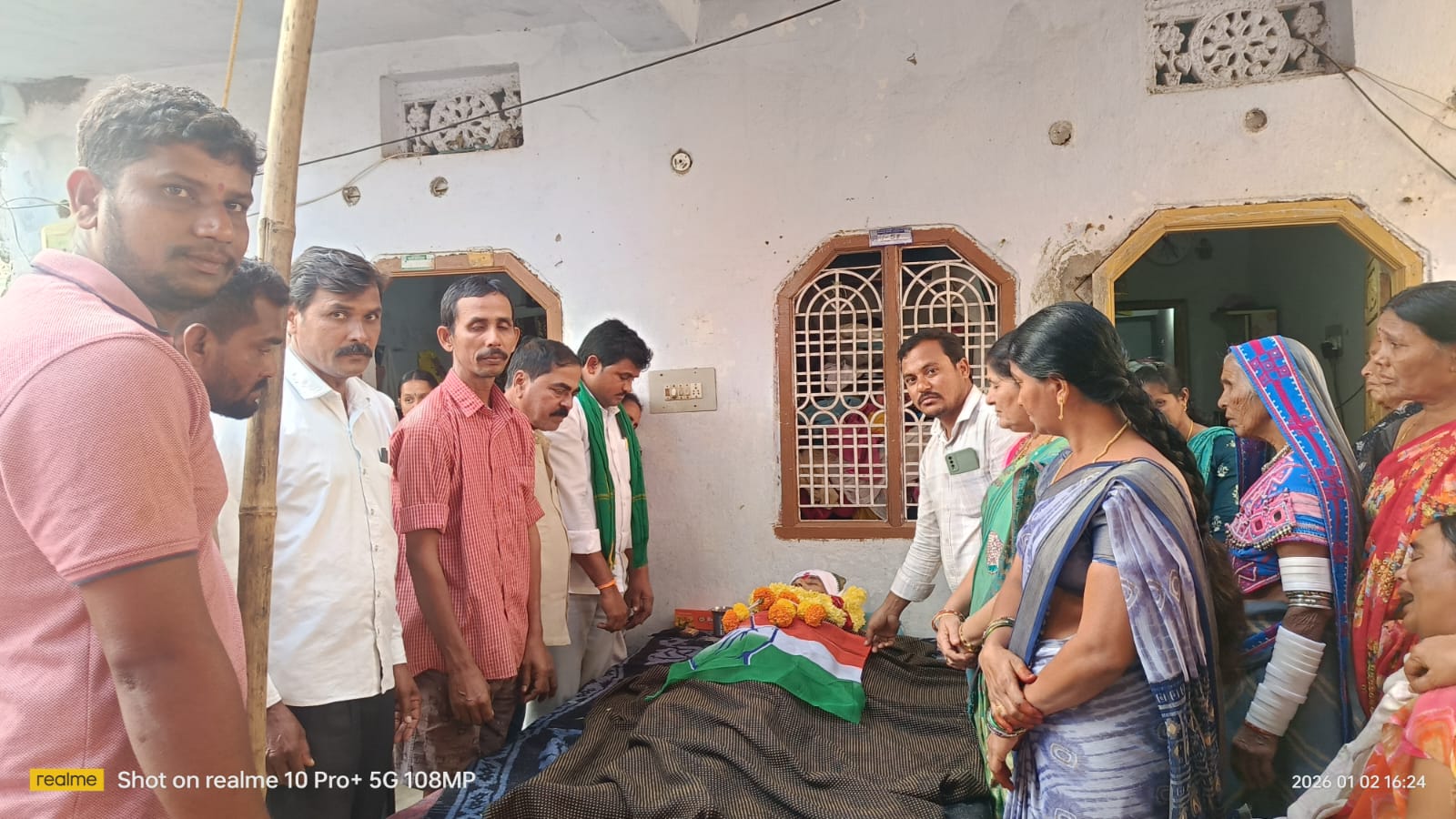 కాంగ్రెస్ సీనియర్ నాయకులు సుందర్ నాయక్ కన్నుమూత: నివాళులర్పించిన సర్పంచ్ హీరాలాల్