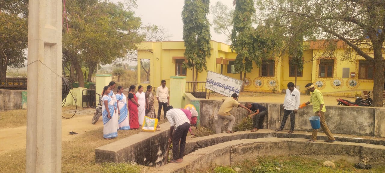 అడ్డగూడూరులో డ్రైడే ఫ్రైడే కార్యక్రమం