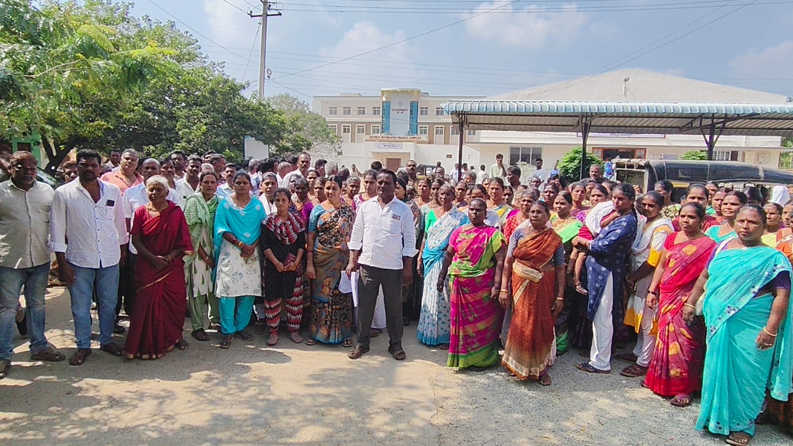 చిత్తూరు కలెక్టరేట్‌లో ప్రజా సమస్యల పరిష్కార వేదిక…