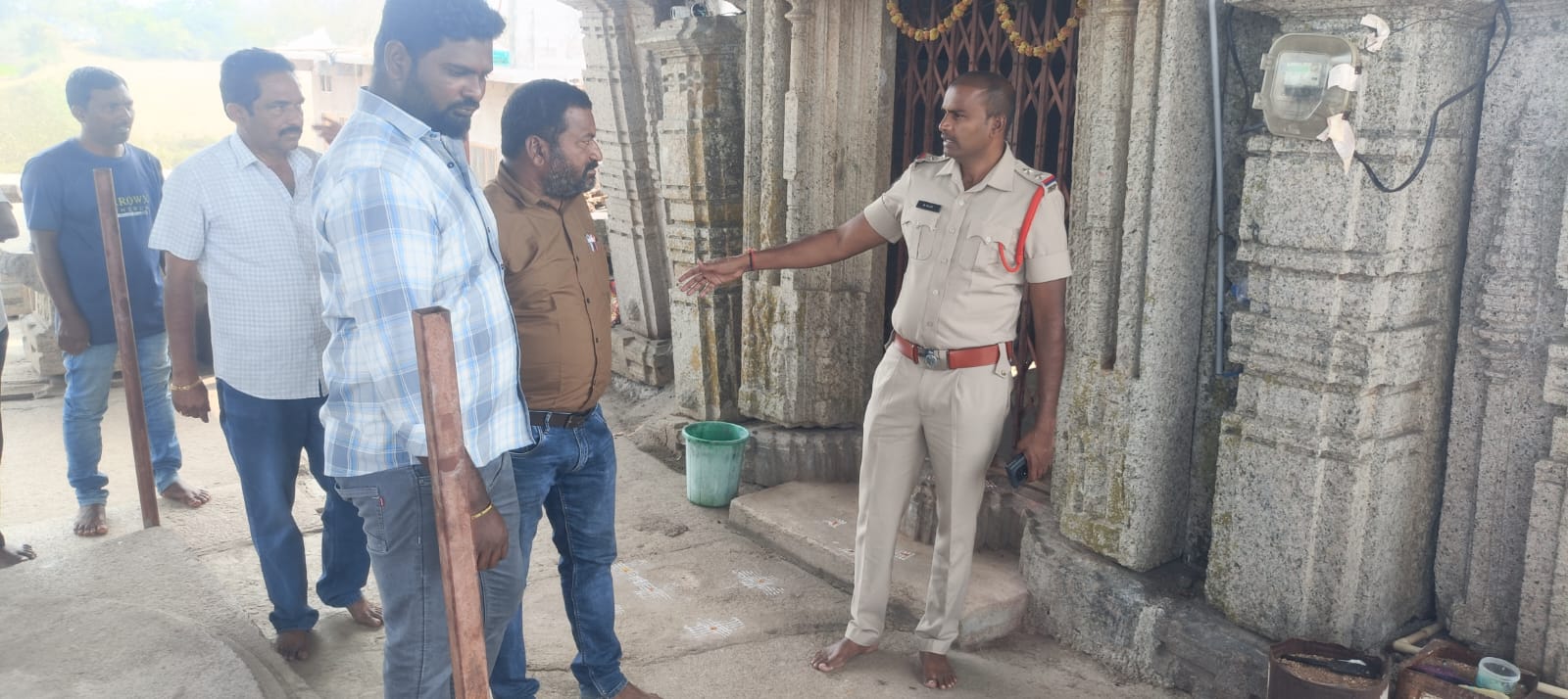 మహాశివరాత్రి సందర్భంగా భద్రత ఏర్పాట్లు పరిశీలించిన ఎస్సై రాజు…