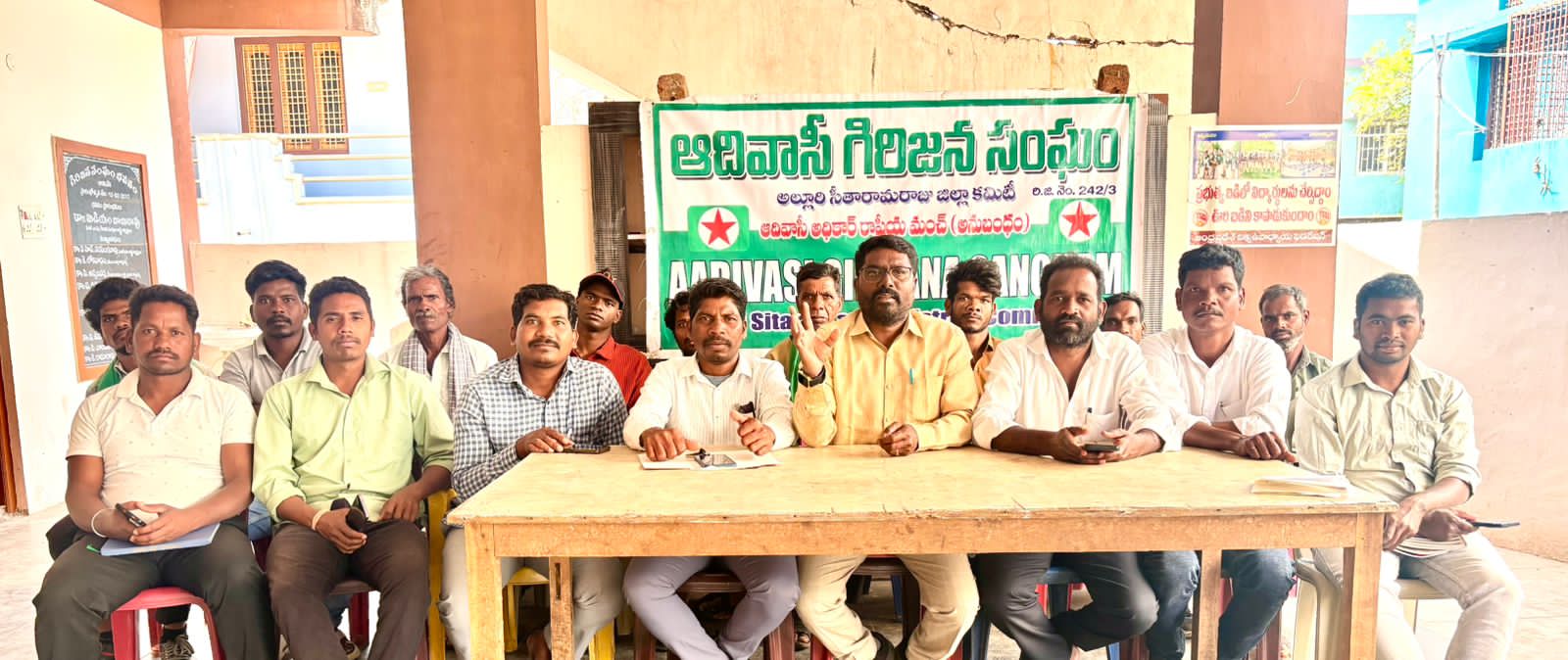 బాక్ సైడ్ జోలికొస్తే తరిమి కొడతాం ఆదివాసి గిరిజన సంఘం