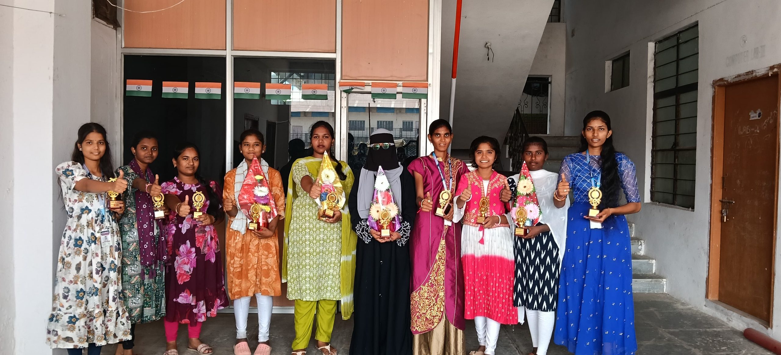 యూనివర్సిటీ స్థాయి లో అత్యధిక మార్కులు సాధించిన శ్రీ వాగ్దేవి విద్యార్థులు