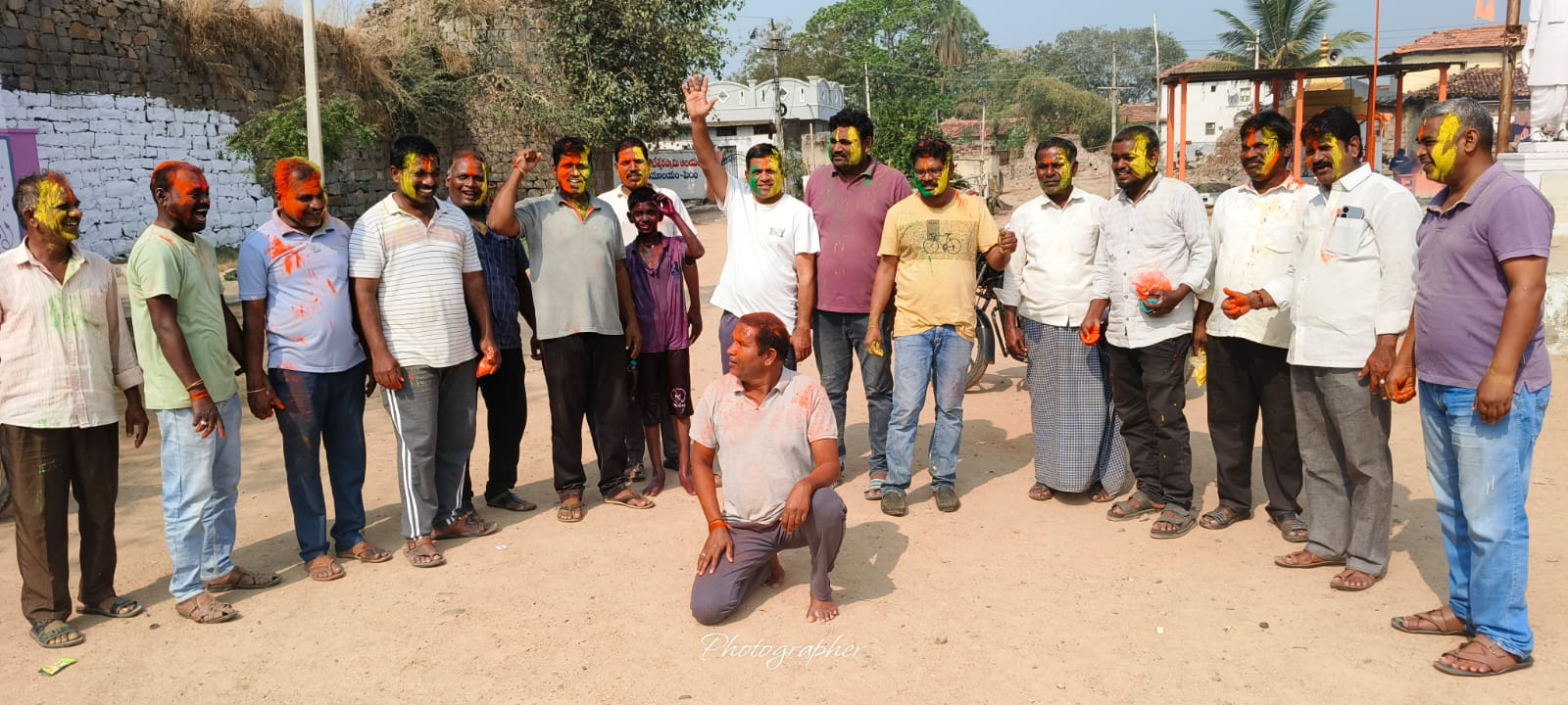 హోలీ రంగోలి యువత కేరింతలతో సంబరాలు