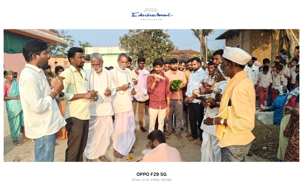 భజనల నడుమ కోతులకు కన్నీరవ్విన వీడ్కోలు