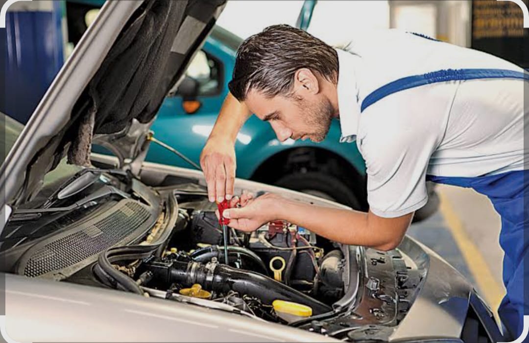 కారు మెకానిక్ మరియు ఎలక్ట్రిక్ కోర్సులో ఉచిత శిక్షణ