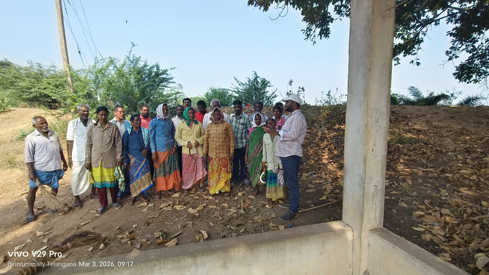 ఉపాధి హామీ పనిలో ఫోటో విధానాన్ని రద్దు చేయాలి.