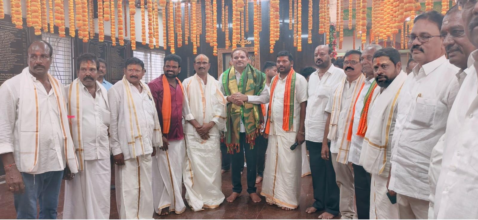 విగ్రహ ప్రతిష్టాపన మహోత్సవం లో చిన్న శ్రీను