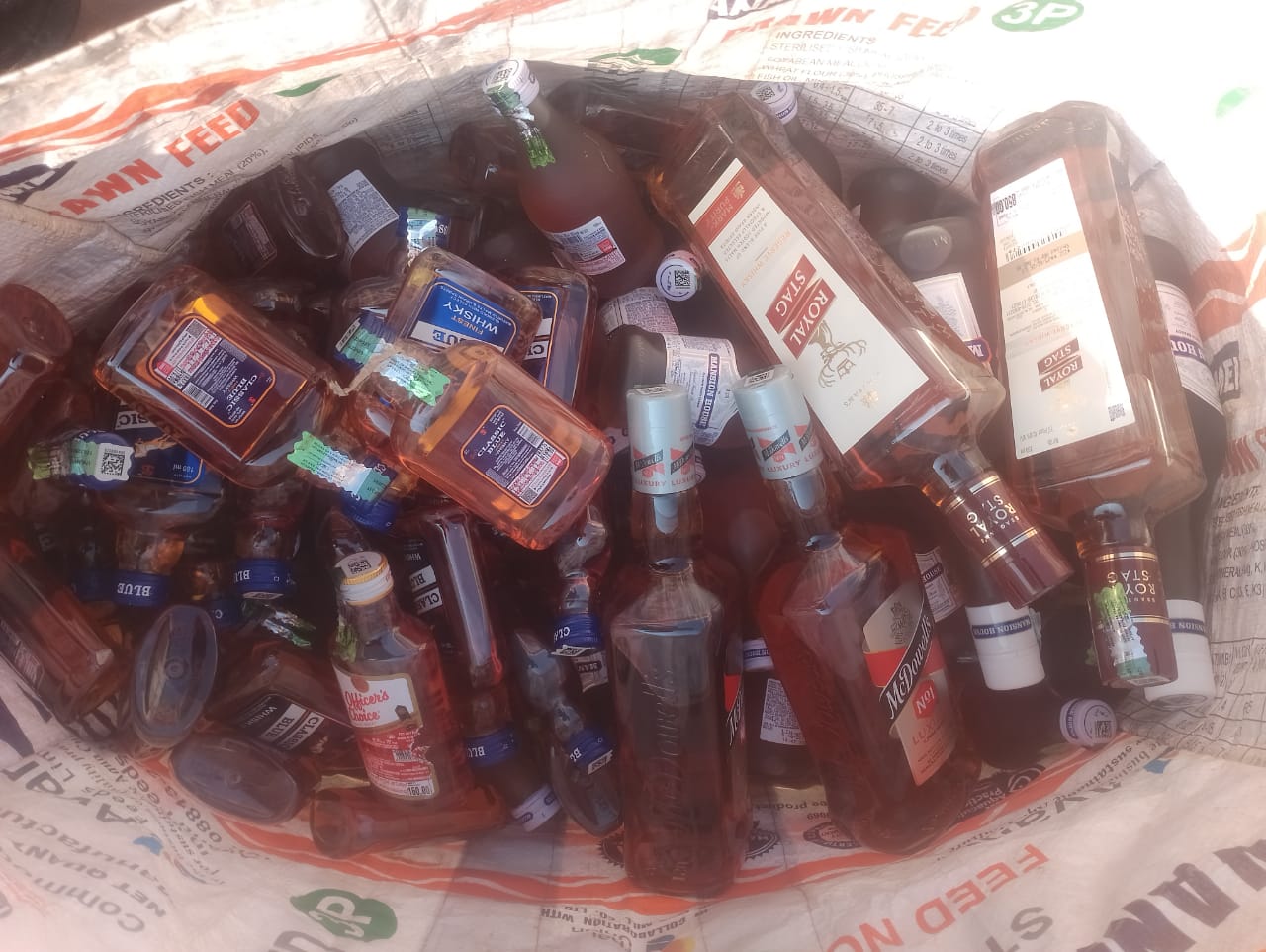 అడ్డతీగలలో బెల్ట్ షాపుల దందా బహిర్గతం