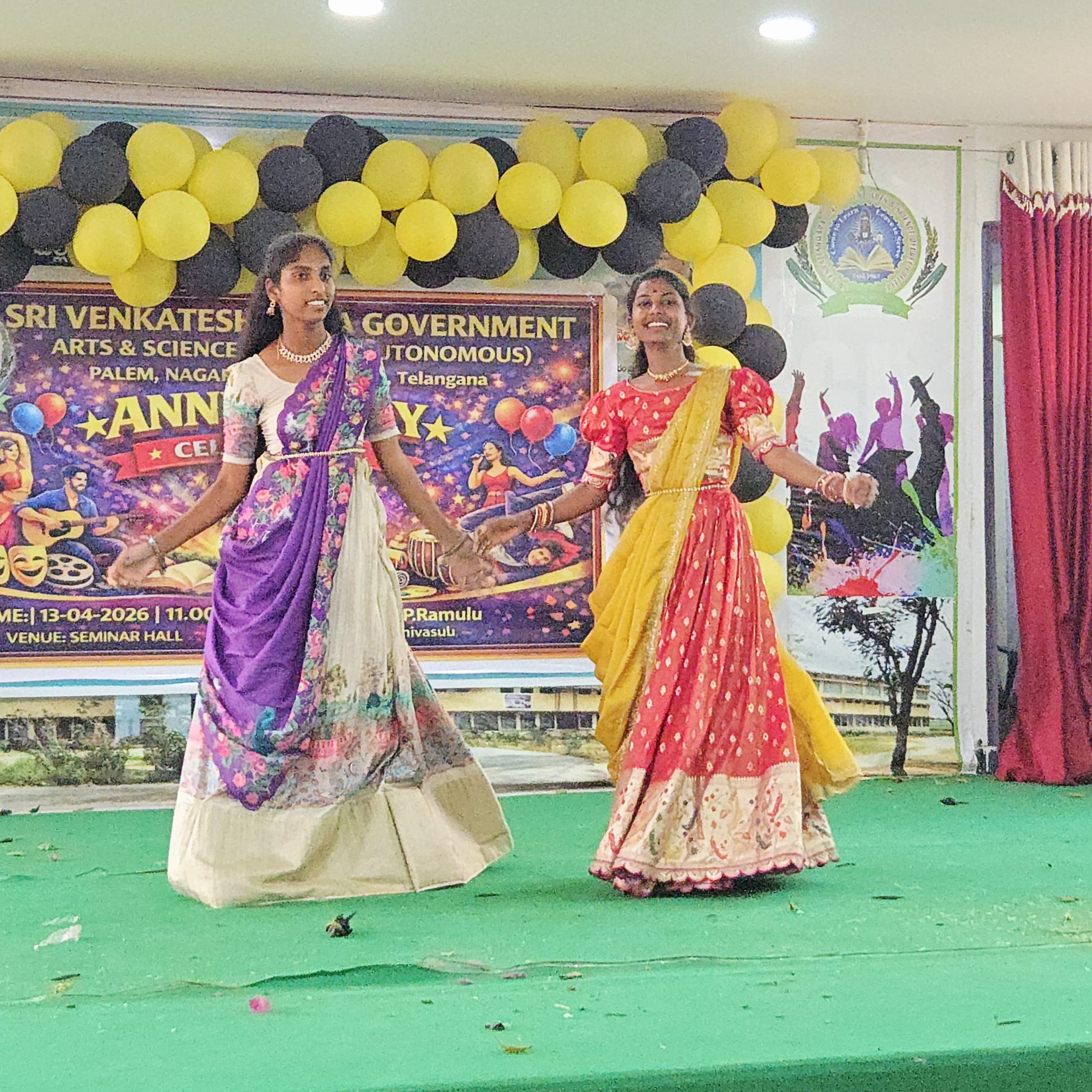 డిగ్రీ కళాశాలలో ఘనంగా వార్షికోత్సవం – తృతీయ సంవత్సరం విద్యార్థులకు వీడ్కోలు