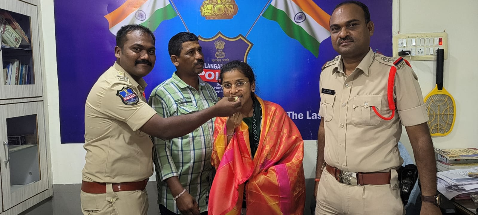 961 మార్కులతో మెరిసిన షైనీ… మల్లారెడ్డి పల్లికి గర్వకారణం